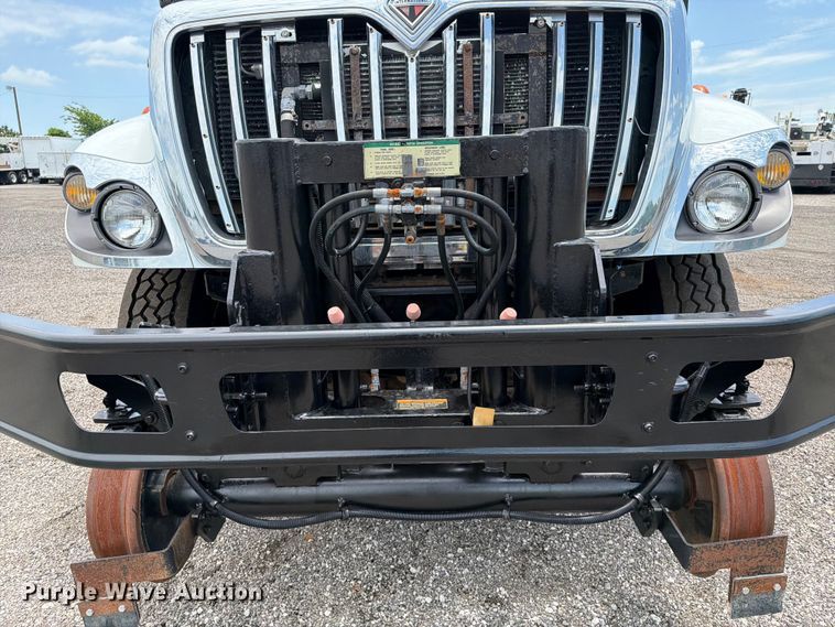 image for item EG9250 2009 International 7500 Ext. Cab utility / service truck