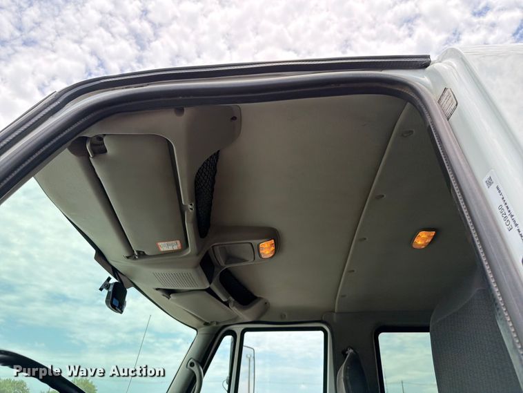 image for item EG9250 2009 International 7500 Ext. Cab utility / service truck
