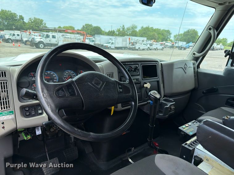 image for item EG9250 2009 International 7500 Ext. Cab utility / service truck