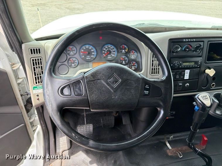 image for item EG9250 2009 International 7500 Ext. Cab utility / service truck