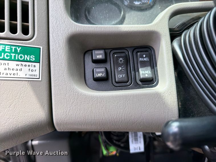 image for item EG9250 2009 International 7500 Ext. Cab utility / service truck