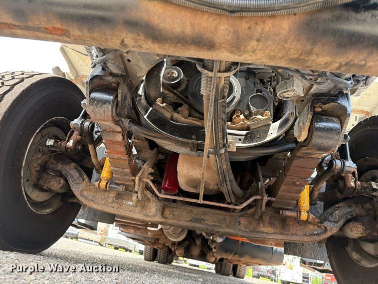 image for item EG9250 2009 International 7500 Ext. Cab utility / service truck