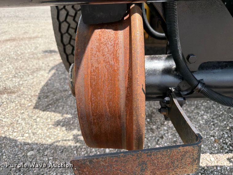 image for item EG9250 2009 International 7500 Ext. Cab utility / service truck