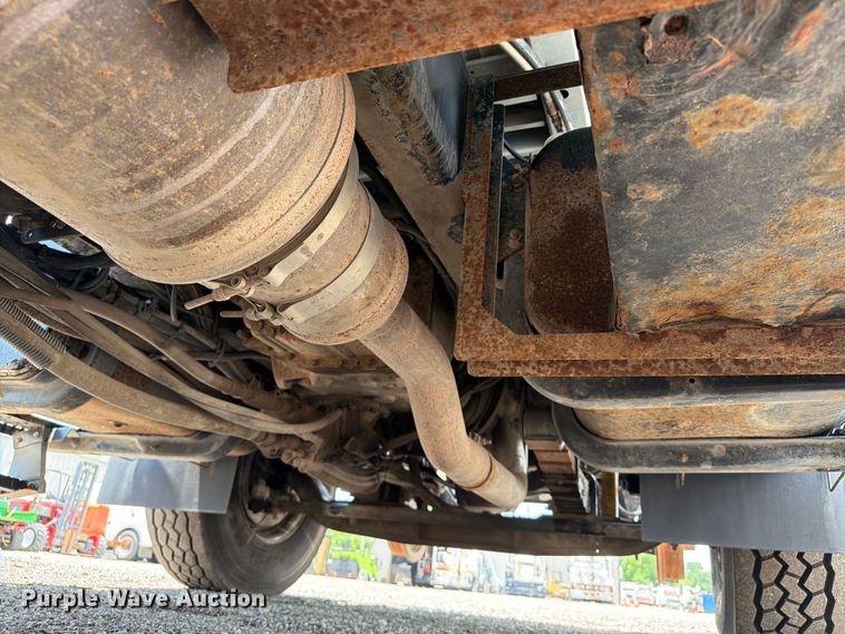 image for item EG9250 2009 International 7500 Ext. Cab utility / service truck