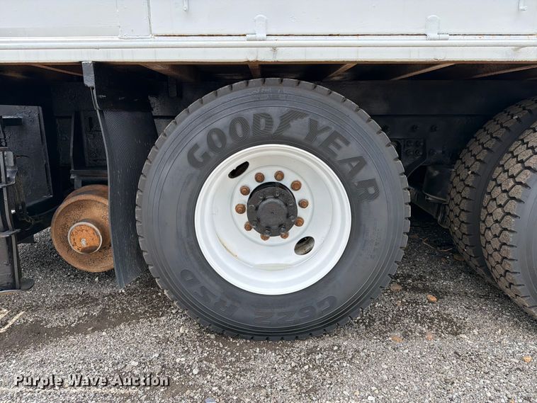 image for item EG9250 2009 International 7500 Ext. Cab utility / service truck