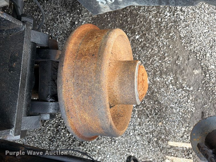 image for item EG9250 2009 International 7500 Ext. Cab utility / service truck