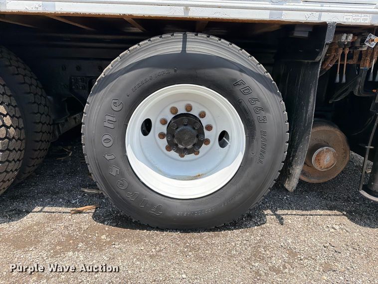 image for item EG9250 2009 International 7500 Ext. Cab utility / service truck