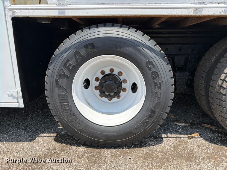 image for item EG9250 2009 International 7500 Ext. Cab utility / service truck