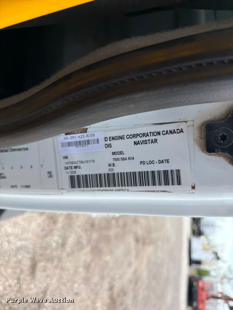 image for item EG9250 2009 International 7500 Ext. Cab utility / service truck
