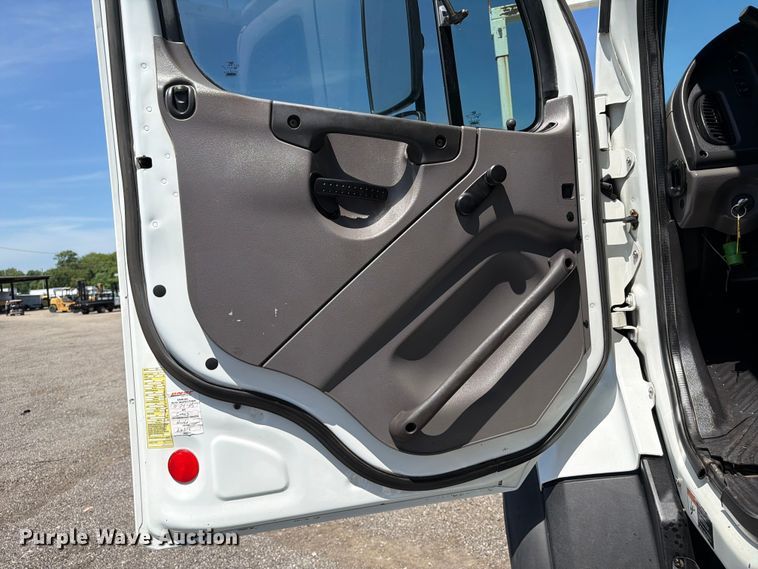 image for item EG9256 2013 Freightliner 108SD Crew Cab crane truck