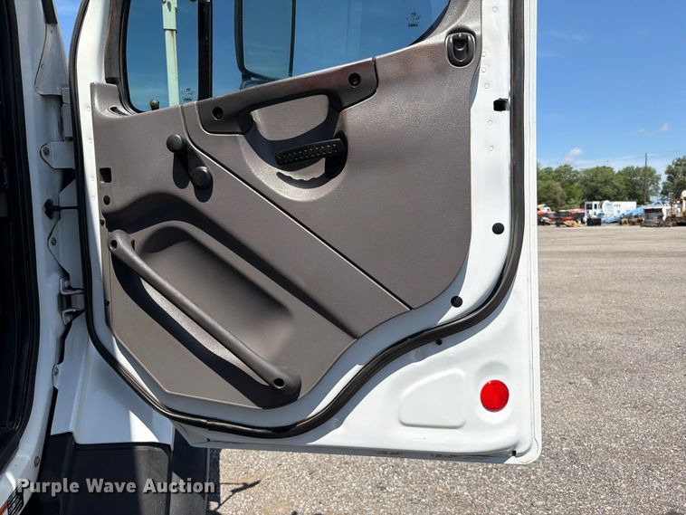 image for item EG9256 2013 Freightliner 108SD Crew Cab crane truck