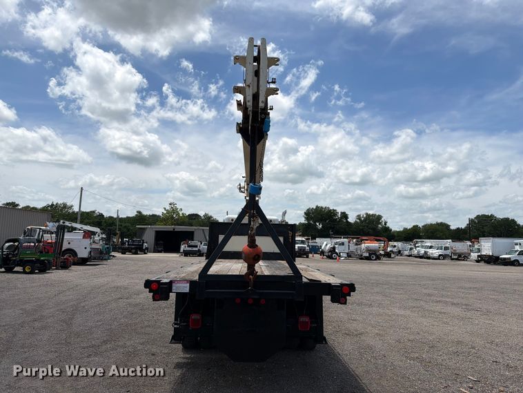 image for item EG9258 1997 Peterbilt 357 crane truck