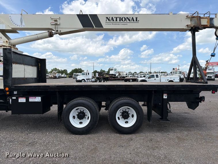 image for item EG9258 1997 Peterbilt 357 crane truck