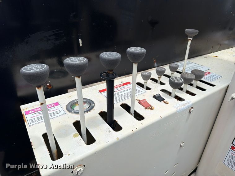 image for item EG9258 1997 Peterbilt 357 crane truck