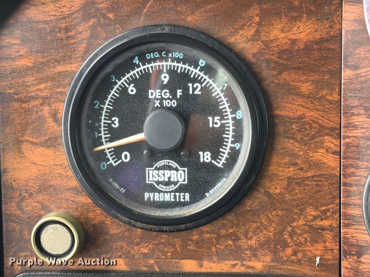 image for item EG9258 1997 Peterbilt 357 crane truck