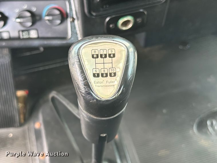 image for item EG9258 1997 Peterbilt 357 crane truck