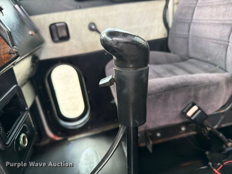 image for item EG9258 1997 Peterbilt 357 crane truck