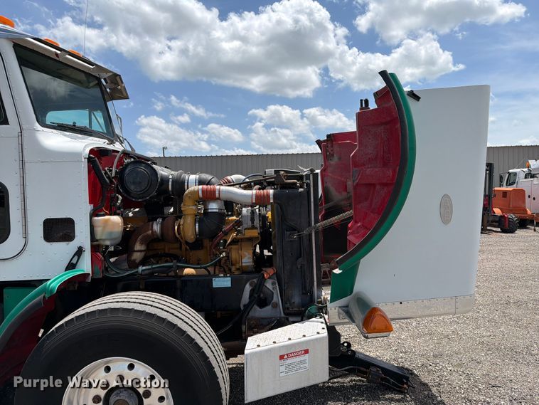 image for item EG9258 1997 Peterbilt 357 crane truck