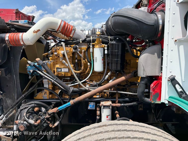 image for item EG9258 1997 Peterbilt 357 crane truck