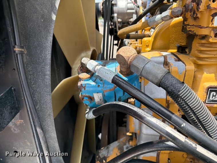 image for item EG9258 1997 Peterbilt 357 crane truck