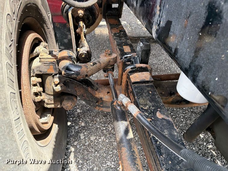 image for item EG9258 1997 Peterbilt 357 crane truck