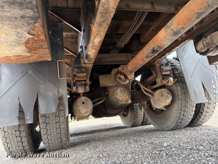 image for item EG9258 1997 Peterbilt 357 crane truck
