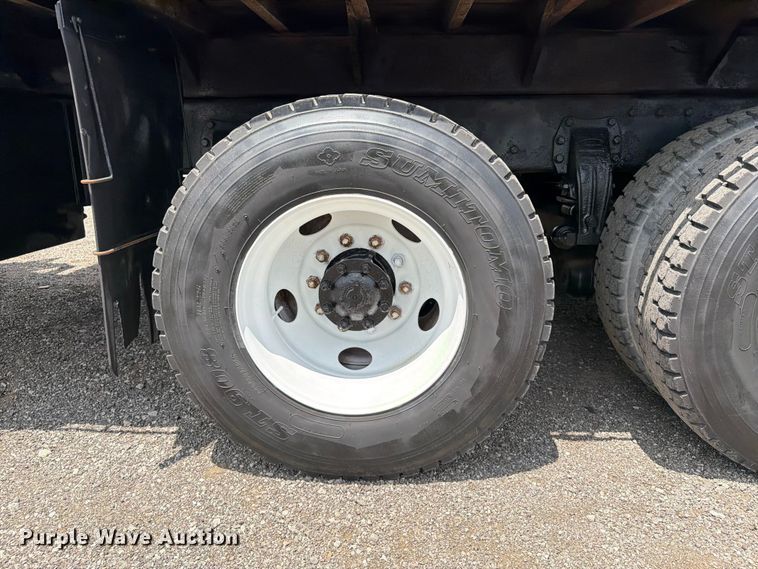 image for item EG9258 1997 Peterbilt 357 crane truck