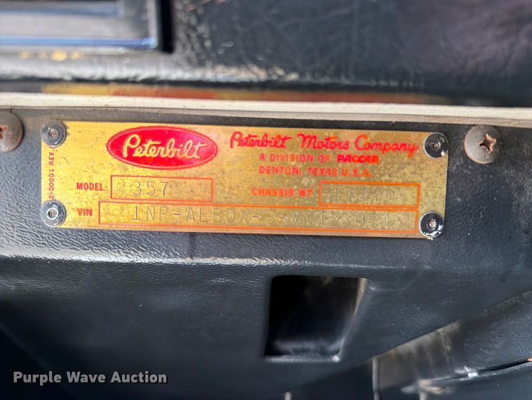 image for item EG9258 1997 Peterbilt 357 crane truck