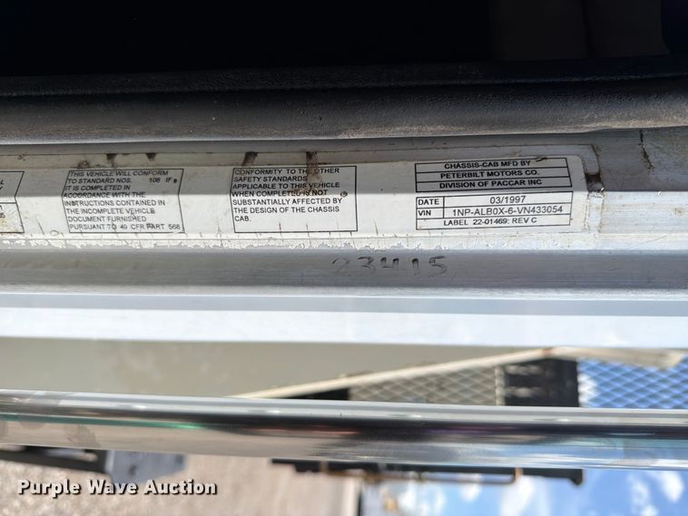 image for item EG9258 1997 Peterbilt 357 crane truck