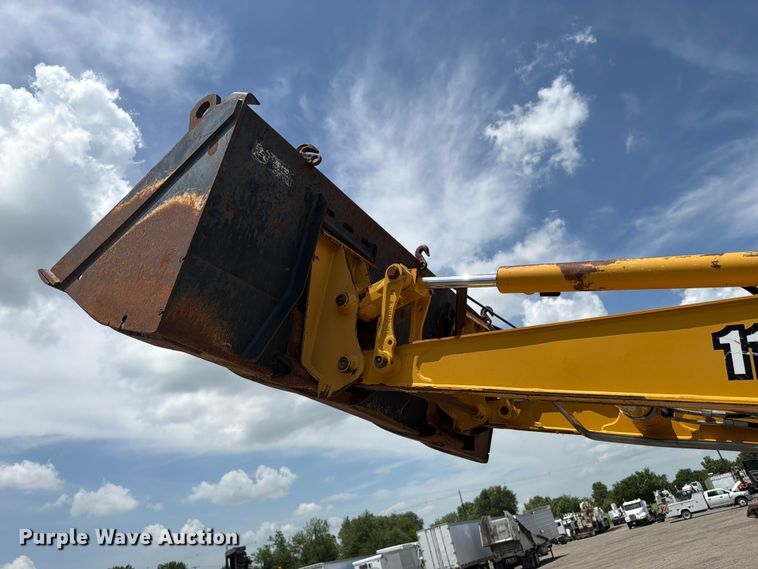 image for item EG9265 2003 John Deere 110 backhoe