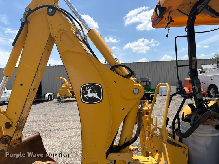 image for item EG9265 2003 John Deere 110 backhoe