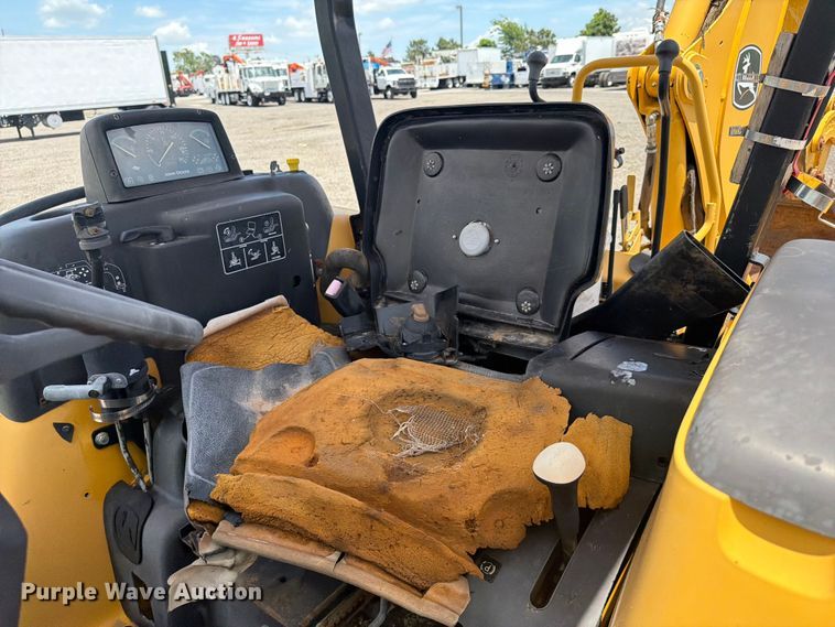 image for item EG9265 2003 John Deere 110 backhoe