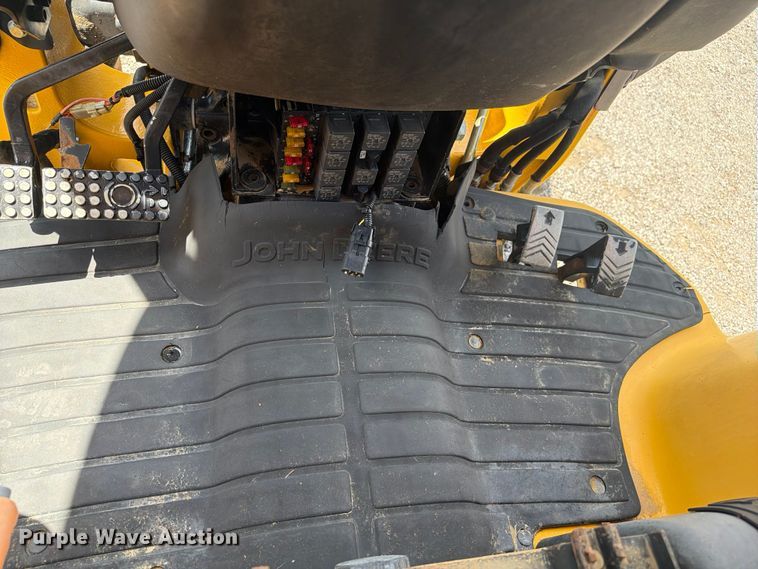 image for item EG9265 2003 John Deere 110 backhoe