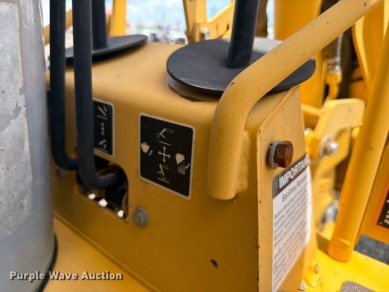 image for item EG9265 2003 John Deere 110 backhoe