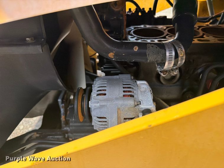 image for item EG9265 2003 John Deere 110 backhoe