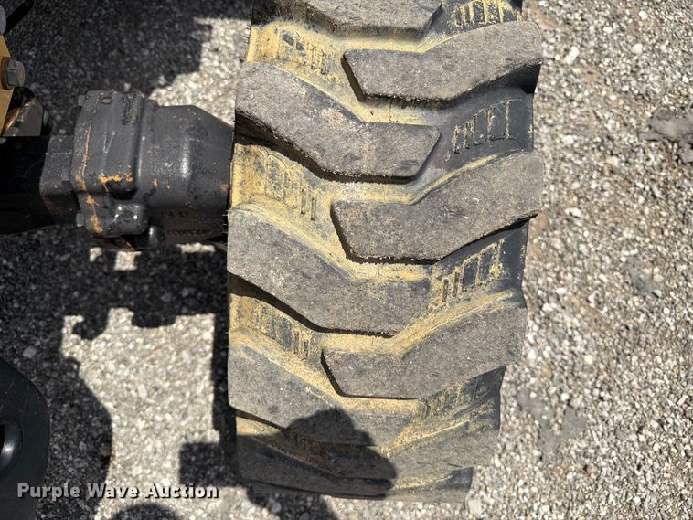 image for item EG9265 2003 John Deere 110 backhoe
