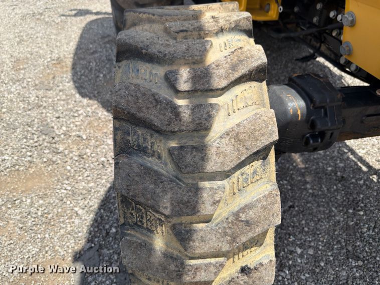 image for item EG9265 2003 John Deere 110 backhoe