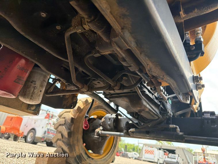 image for item EG9265 2003 John Deere 110 backhoe