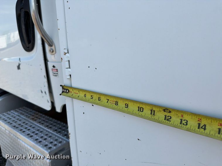image for item EG9269 2007 Freightliner Business Class M2 Crew Cab crane truck