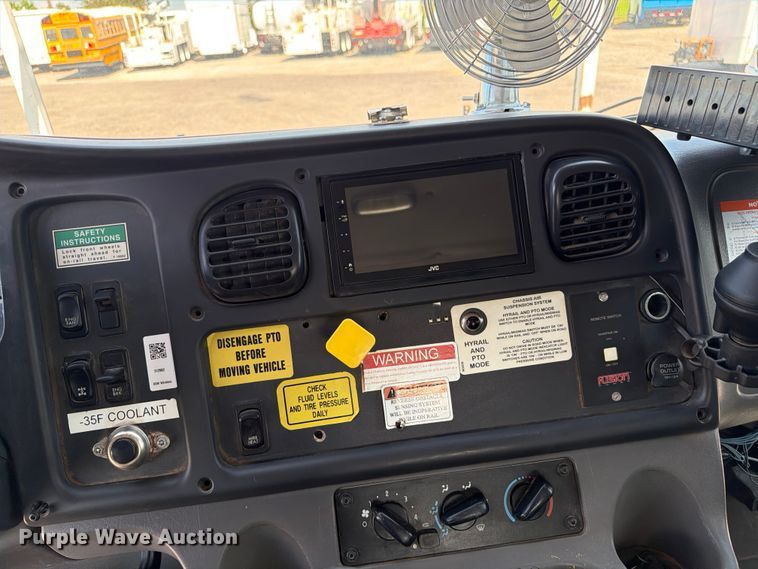 image for item EG9269 2007 Freightliner Business Class M2 Crew Cab crane truck