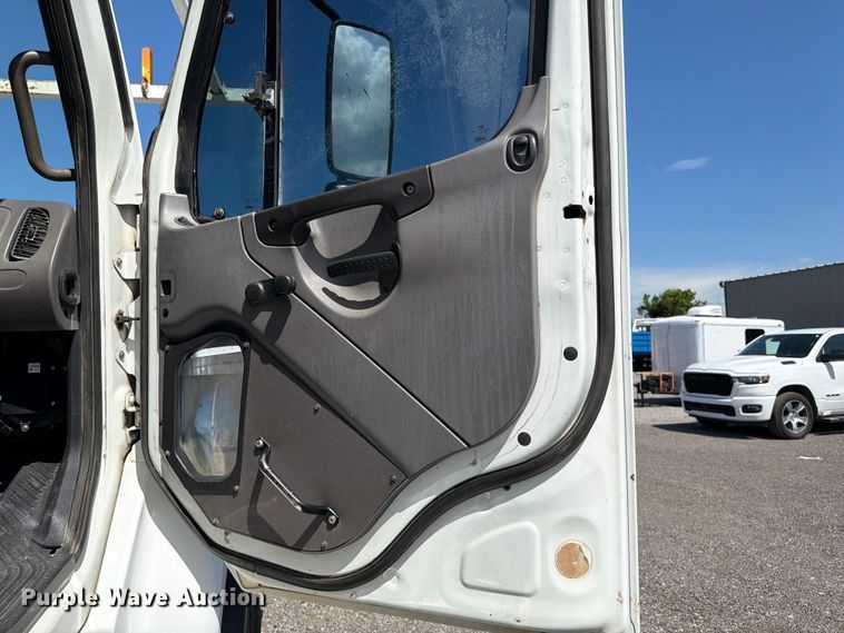 image for item EG9269 2007 Freightliner Business Class M2 Crew Cab crane truck