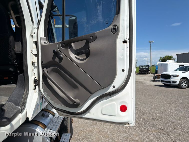 image for item EG9269 2007 Freightliner Business Class M2 Crew Cab crane truck