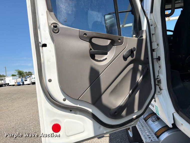 image for item EG9269 2007 Freightliner Business Class M2 Crew Cab crane truck