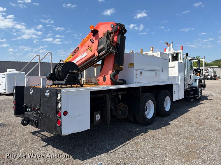 image for item EG9276 2009 International 7500 Crew Cab crane truck