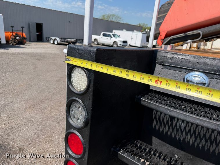image for item EG9276 2009 International 7500 Crew Cab crane truck