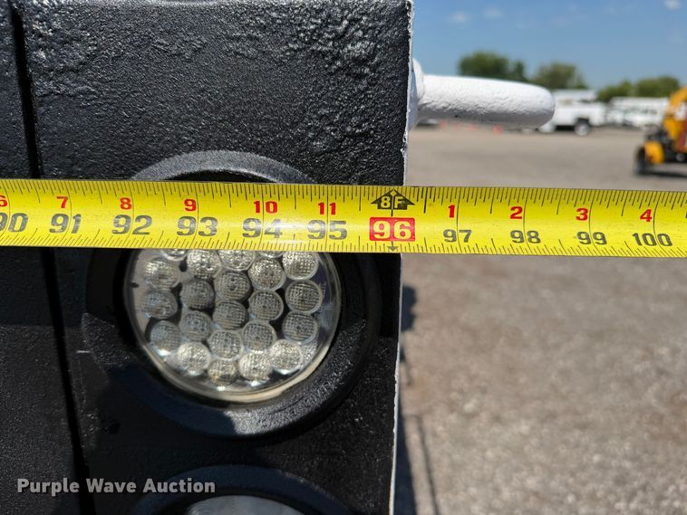 image for item EG9276 2009 International 7500 Crew Cab crane truck