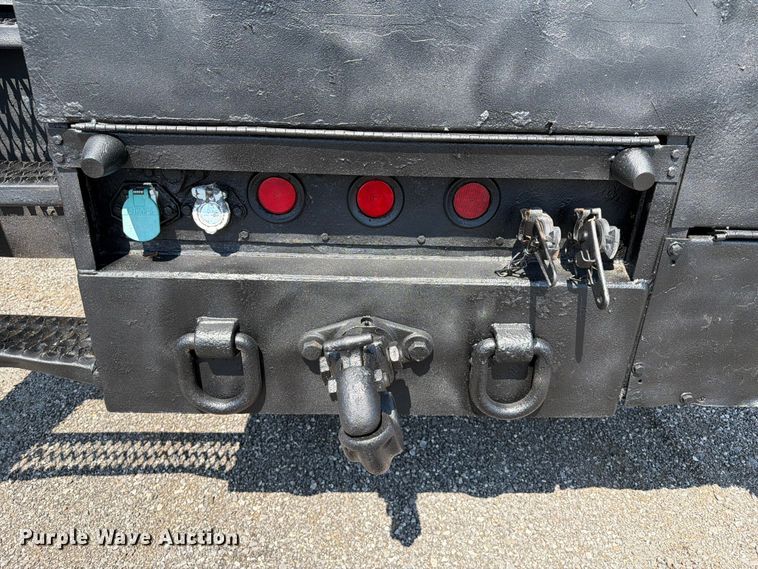 image for item EG9276 2009 International 7500 Crew Cab crane truck