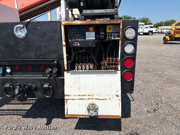 image for item EG9276 2009 International 7500 Crew Cab crane truck