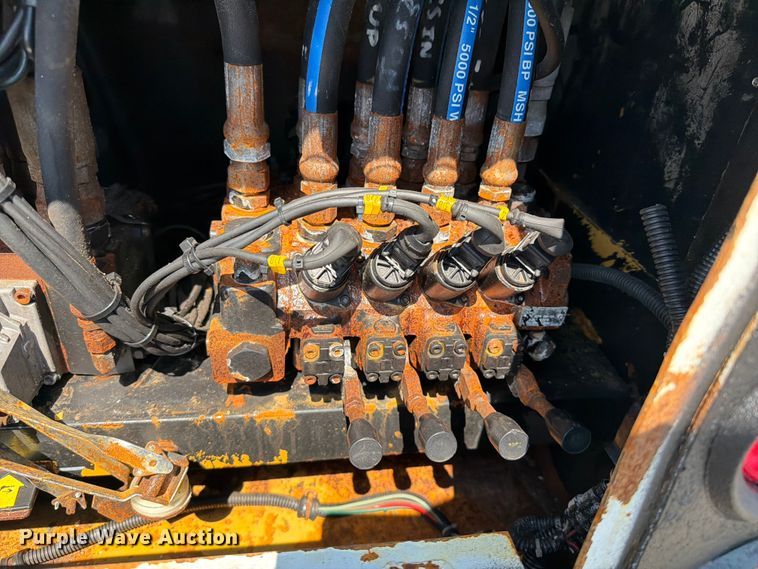 image for item EG9276 2009 International 7500 Crew Cab crane truck