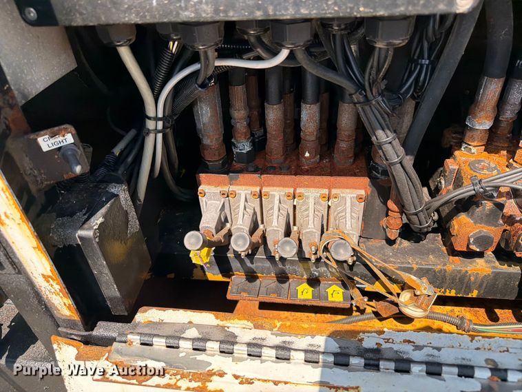 image for item EG9276 2009 International 7500 Crew Cab crane truck